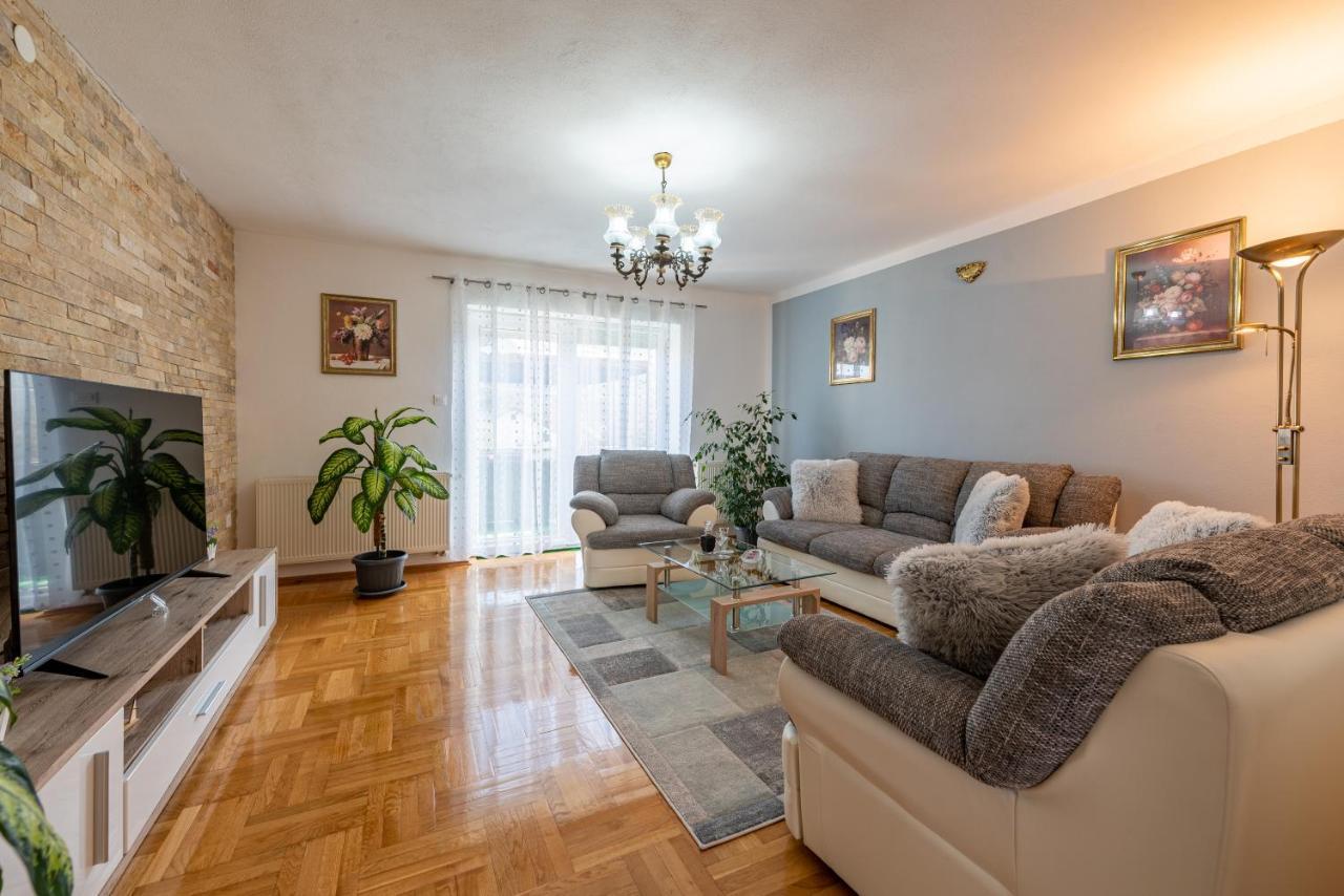 Apartman Toni Gračac 외부 사진